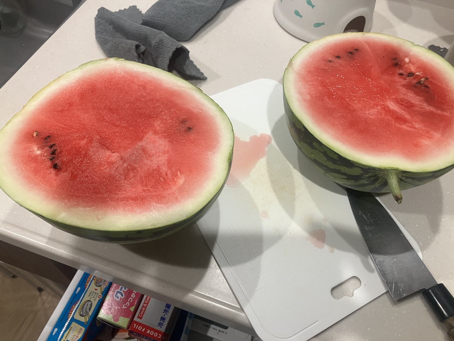 ご近所の方がくださったスイカ