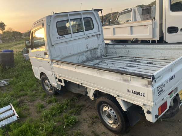 NISSAN NT100 クリッパー