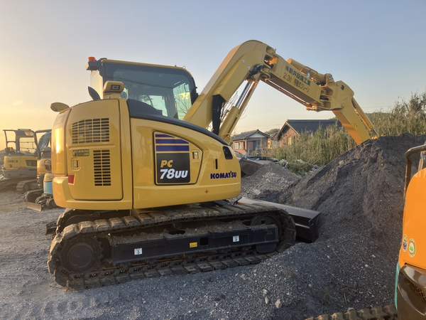 KOMATSU PC78UU
